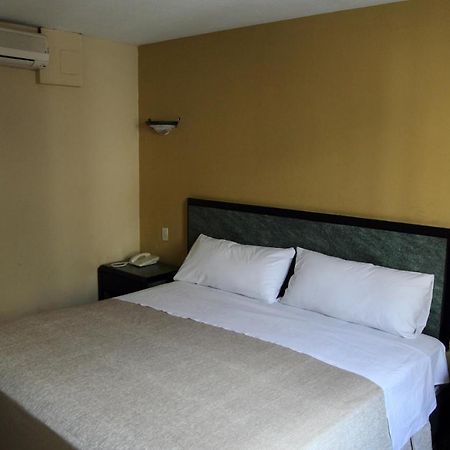 Hotel Universo Guadalajara Buitenkant foto
