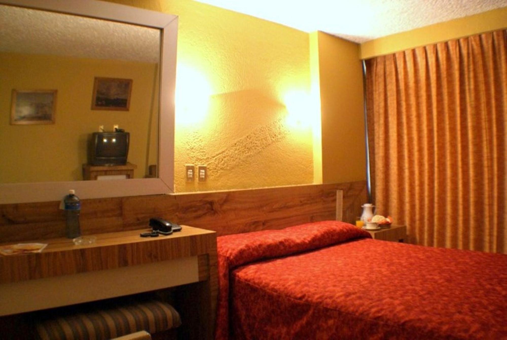 Hotel Universo Guadalajara Buitenkant foto