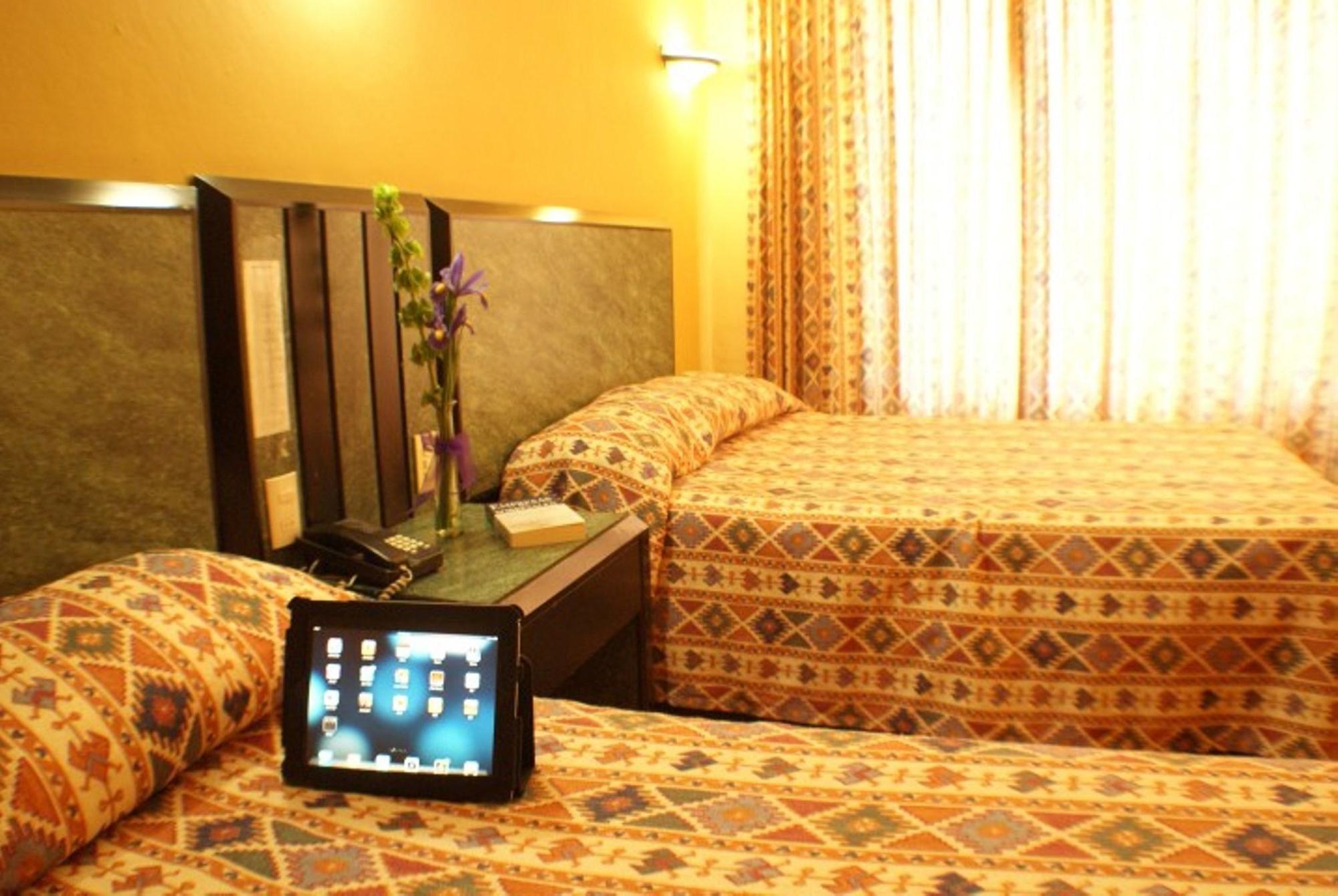 Hotel Universo Guadalajara Buitenkant foto