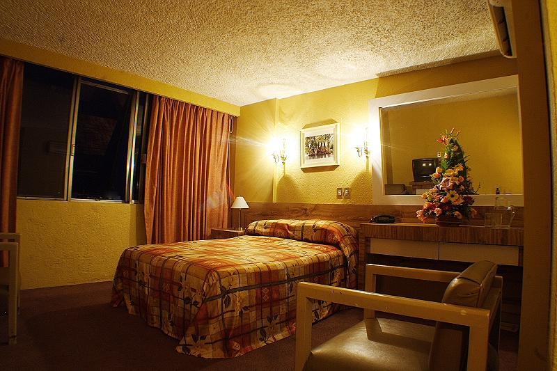 Hotel Universo Guadalajara Buitenkant foto