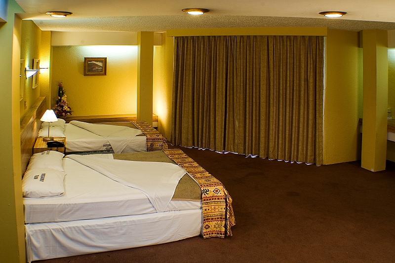 Hotel Universo Guadalajara Buitenkant foto