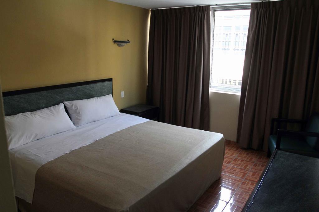 Hotel Universo Guadalajara Kamer foto