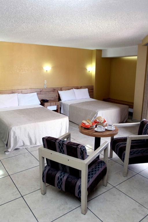 Hotel Universo Guadalajara Kamer foto